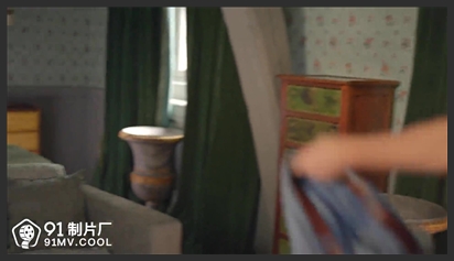 Anh họ ngây ngô bị em gái gạ chịch khi đến ở nhờ