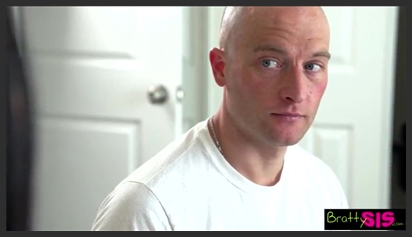 Bạn gái giấu người yêu về việc thủ dâm và cái kết bị phát hiện