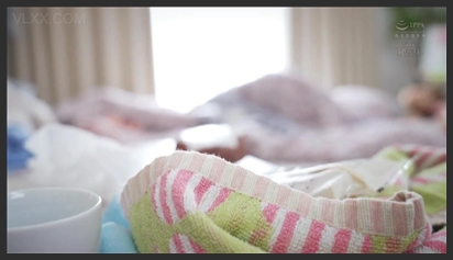 Bóp vú chị gái xinh đẹp thằng em cặc chọc thủng quần vietsub