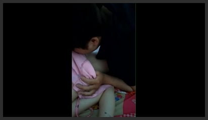 Bú lồn con bạn gái non tơ mới lớn