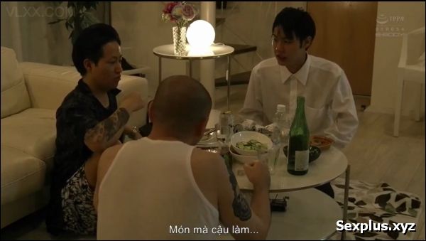 Địt lén vợ của đại ca giang hồ . Eimi Fukada