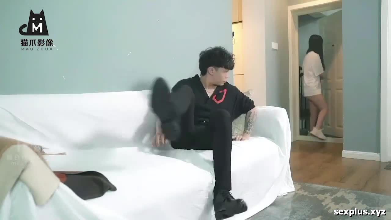 Cách ly buồn quá thì ở nhà nam và nữ sẽ làm gì . Sex Trung Quốc