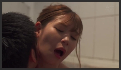 Chồng lo đi làm bỏ bê vợ thiếu thốn tìm đến người tình cũ