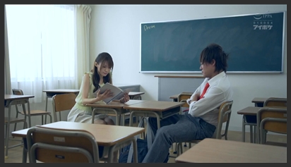 Cưỡng hiếp cô giáo trẻ ở buổi lễ tốt nghiệp