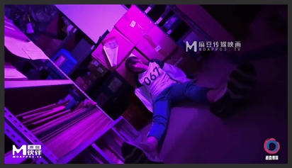 Địt nhau với em đồng nghiệp dâm đãng công nhân china