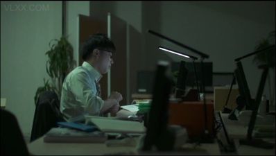 Dù đã có chồng nhưng Saeko Matsushita vẫn ngoại tình với thầy giáo cũ