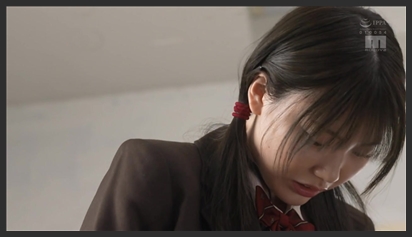 Em em học sinh chảy nước trước những ngón tay điêu luyện của kẻ biến thái