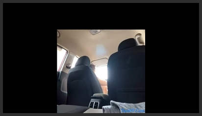 Em lai tây thẩm du trên taxi…