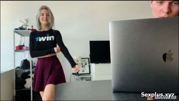 Giúp cậu bạn thân thỏa mãn cô bạn gái cực dâm