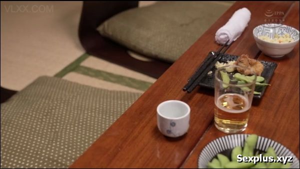 Lén lút đụ sếp nữ vú to ngay bên cạnh người yêu