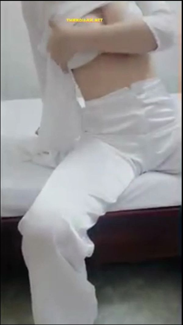 Lộ clip bé Na dâm đãng livetream và chịch trong clip hot 40G lan truyền