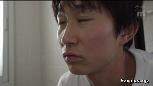 Mới tán được cô bạn hot girl cùng trường