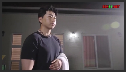 Người Mẹ Trẻ Và Con Gái