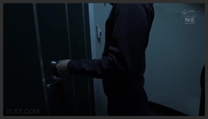 Nhấp liên tục vào đáy lồn em đồng nghiệp lồn ngọt nước