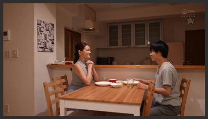 Ở tuổi dậy thì cậu con trai luôn nhìn mẹ mình với ánh mắt khác, và rồi…