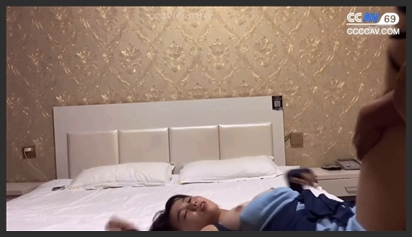 Phát hiện em gái là diễn viên khiêu dâm, anh trai đụ luôn em gái