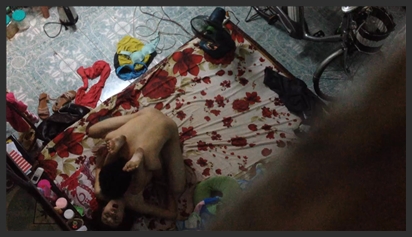 Quay lén anh bạn cùng phòng dẫn người yêu về địt