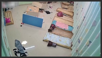 Quay lén cặp đôi thản nhiên đụ nhau tại nhà kho của công ty