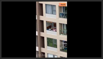 Quay lén cặp đôi trẻ địt nhau trong căn hộ