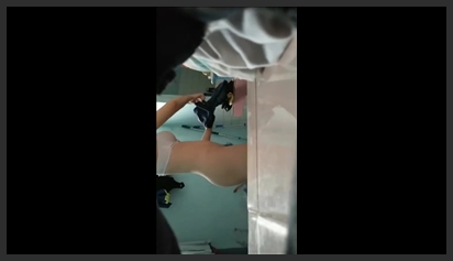 Quay lén chị gái Tocotoco thay đồ