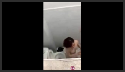 Quay lén gái xinh châu đốc tắm chuồng