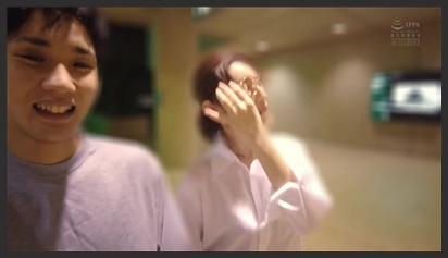 Tâm sự sáng đêm với người yêu cũ trước khi chuẩn bị kết hôn