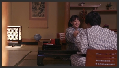 Thử thách gạ tình trai ngay bên cạnh người yêu anh ấy