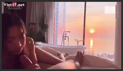 Vua chúa cũng chỉ đến vậy, vừa đón hoàng hôn vừa địt em sugar baby