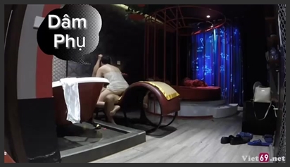 sex địt nhau với em người yêu trên ghế tình yêu