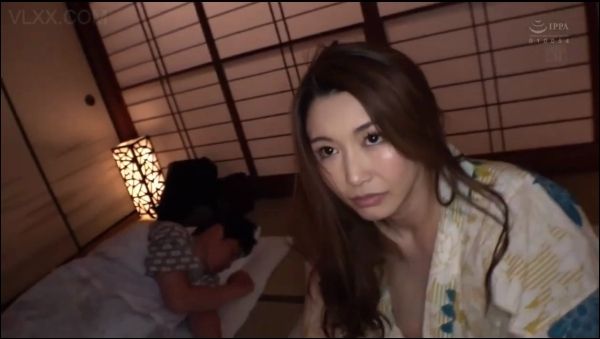 Đưa em gấu bé nhỏ vừa đủ tuổi bước vào đời phim sex khong che