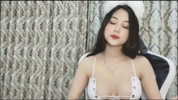 Em Thảo Nhi damdang livestream chịch bạn trai cực phê phim sex khong che