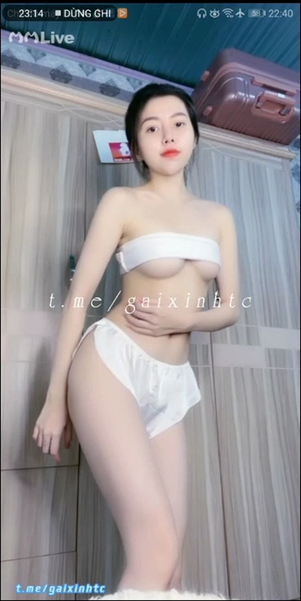 Em stream nổi tiếng bị đại gia gạ địt , cuối cùng tiền là quan trọng nhất phim sex khong che