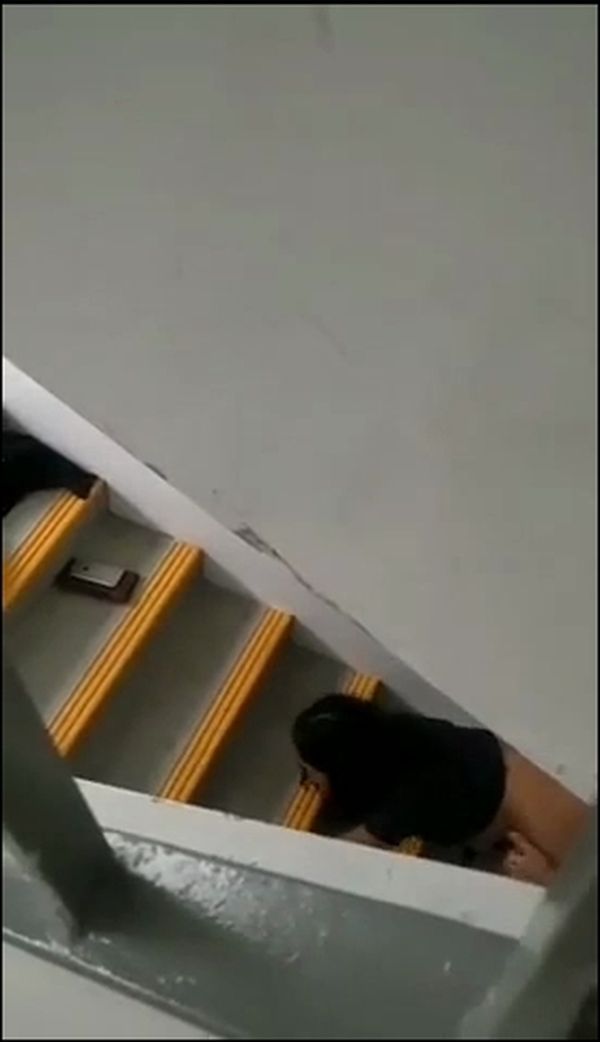 Giúp việc cho chủ nhà để đóng tiền phòng trọ vượt qua mùa dịch phim sex khong che