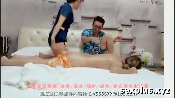 Lén địt em nhân viên khi đi spa với người yêu phim sex khong che