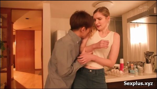 Nam thanh niên dùng dưa leo thục vào lồn bạn gái cực phê phim sex khong che