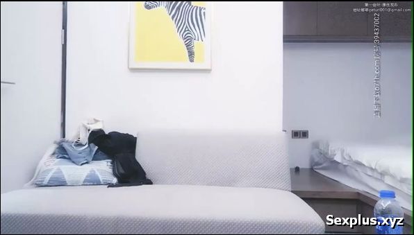 Clip Hack Camera Quay Lén Thay Nhau Phục Vụ Cha Dượng phim sex khong che