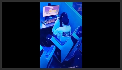 Lộ clip Ngân 98 vô tư thay đồ bị Lương Bằng Quang quay lén lộ cặp vú to khủng bố hồng hào phim sex khong che