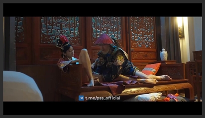 Girl Funny Vân Vê Vú Thủ Dâm Với Cu Giả phim sex khong che