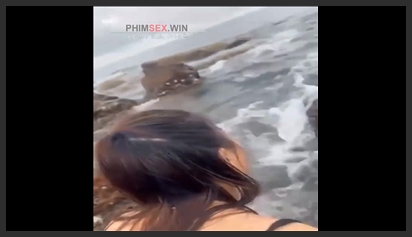 Clip Sex Địt Hotgirl Trong Bể Bơi Cực Sung Mãn Phê Pha phim sex khong che