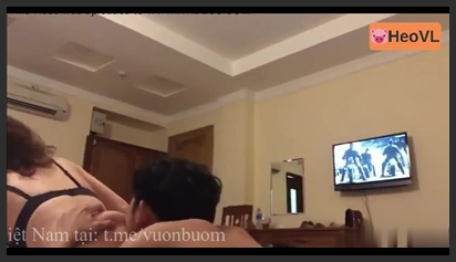 Lần đầu chơi gái anh bú lồn lia lịa phim sex khong che