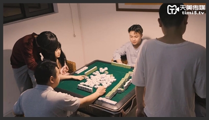 Cảm thấy ngạc nhiên với vẻ đẹp với Dreadlocks phim sex khong che