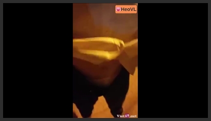 Em kính cận thích liếm cu phim sex khong che